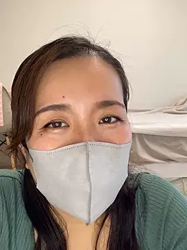 NATSUMI00 online show from September 29, 2025, 5:34 am