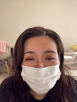 NATSUMI00 online show from October 14, 2025, 5:41 am