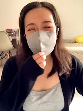 NATSUMI00 online show from November 4, 2025, 5:39 am