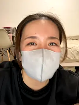 NATSUMI00 online show from November 12, 2025, 3:34 pm