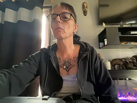 Snapshot of smoothjane chatting on September 21, 2025, 12:51 pm smoothjane online show from September 21, 2025, 12:51 pm