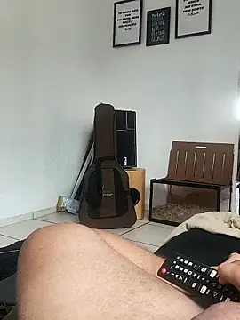 ErickFelipe25 online show from January 8, 2026, 6:32 pm