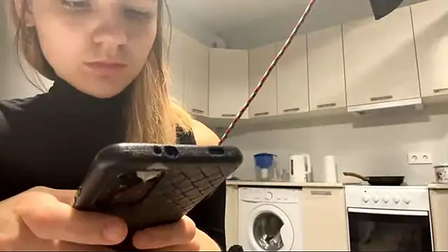 Snapshot of Denni_Spilber chatting on October 18, 2025, 3:35 pm Denni Spilber online show from October 18, 2025, 3:35 pm