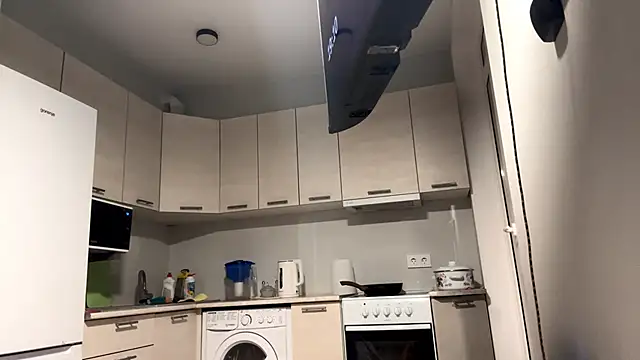 Snapshot of Denni_Spilber chatting on October 27, 2025, 4:11 pm Denni Spilber online show from October 27, 2025, 4:11 pm