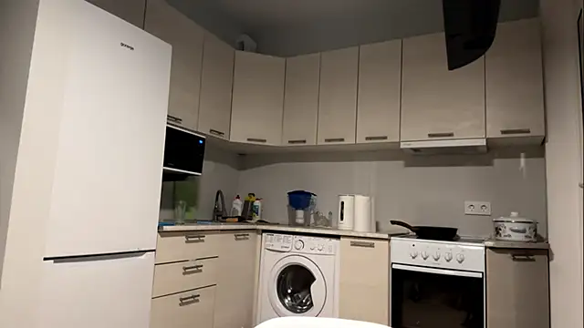 Snapshot of Denni_Spilber chatting on November 2, 2025, 3:25 pm Denni Spilber online show from November 2, 2025, 3:25 pm