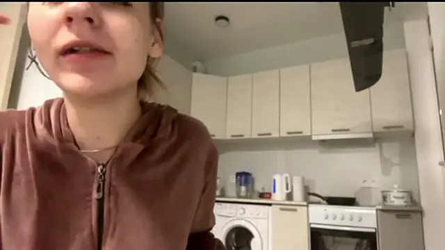 Snapshot of Denni_Spilber chatting on November 4, 2025, 3:33 pm Denni Spilber online show from November 4, 2025, 3:33 pm