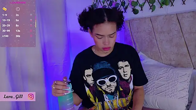 LaraGiil online show from September 15, 2025, 1:22 pm