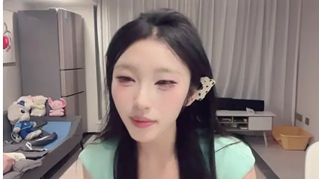 Snapshot of ZhaoZhao-ZM chatting on September 14, 2025, 2:27 pm ZhaoZhao-ZM online show from September 14, 2025, 2:27 pm