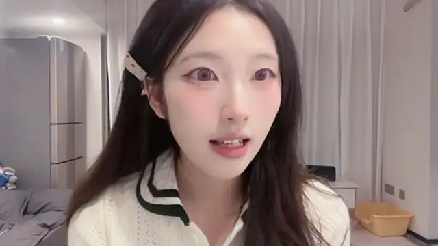 Snapshot of ZhaoZhao-ZM chatting on September 16, 2025, 1:56 pm ZhaoZhao-ZM online show from September 16, 2025, 1:56 pm