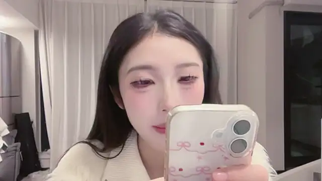 Snapshot of ZhaoZhao-ZM chatting on October 28, 2025, 1:25 pm ZhaoZhao-ZM online show from October 28, 2025, 1:25 pm