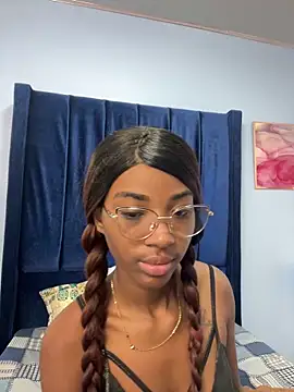 MarianRosse online show from December 17, 2025, 8:15 pm