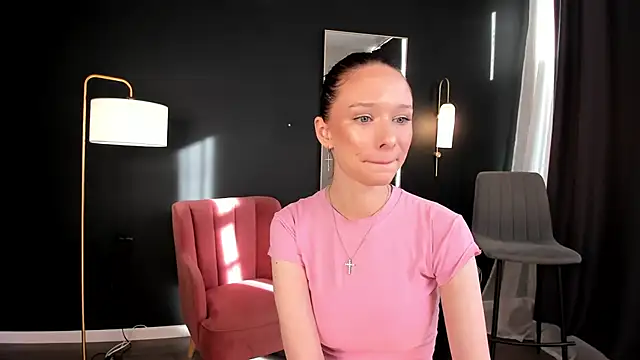 Snapshot of daily_glam chatting on September 30, 2025, 12:32 pm daily glam online show from September 30, 2025, 12:32 pm