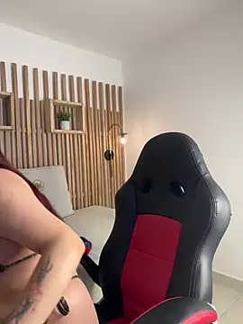 emma cleir online show from October 1, 2025, 7:42 pm