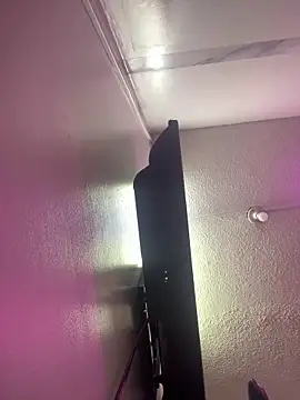 XBODTRIIPX online show from December 18, 2025, 3:01 am