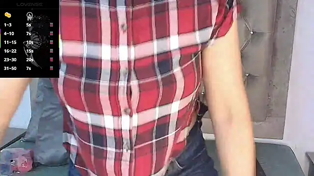 perla77 online show from November 11, 2025, 8:20 pm