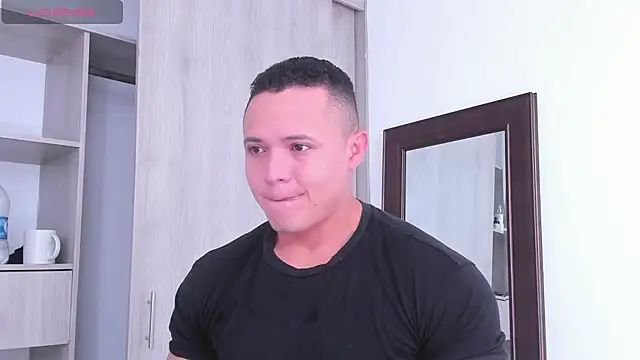 KingLevi01 online show from September 29, 2025, 2:11 pm