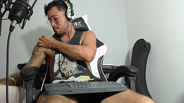 dereck karter online show from December 11, 2024, 2:09 am