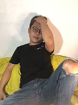 datnguyenvn online show from March 18, 2026, 5:27 pm