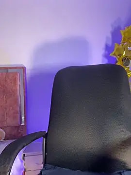 Charlottediolet online show from October 13, 2025, 11:43 am