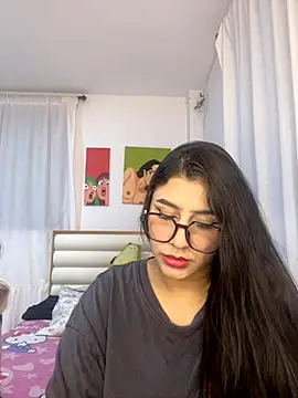 Snapshot of Sweet_and_Rous0 chatting on October 1, 2025, 3:45 am Sweet and Rous0 online show from October 1, 2025, 3:45 am