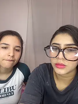 Snapshot of Sweet_and_Rous0 chatting on October 26, 2025, 3:34 am Sweet and Rous0 online show from October 26, 2025, 3:34 am