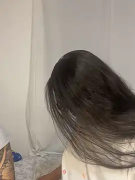 Snapshot of Sweet_and_Rous0 chatting on October 28, 2025, 3:10 am Sweet and Rous0 online show from October 28, 2025, 3:10 am