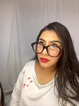 Snapshot of Sweet_and_Rous0 chatting on October 31, 2025, 4:35 am Sweet and Rous0 online show from October 31, 2025, 4:35 am