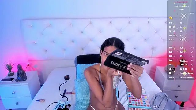 Snapshot of Ambeer_fox_ chatting on October 15, 2025, 7:36 pm Ambeer fox online show from October 15, 2025, 7:36 pm