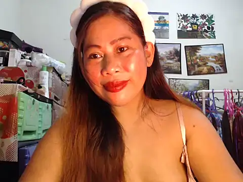 filipina beauty online show from November 30, 2025, 6:12 pm