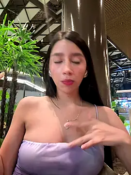 Snapshot of Min_junn chatting on October 15, 2025, 12:11 am Min junn online show from October 15, 2025, 12:11 am