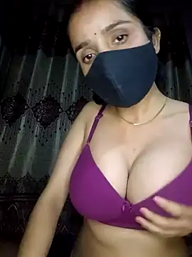 wow couple online show from November 13, 2025, 3:55 pm