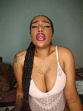 Queen Amara online show from November 17, 2025, 3:01 am