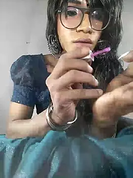 Snapshot of Winterbunny95 chatting on October 9, 2025, 7:23 pm Winterbunny95 online show from October 9, 2025, 7:23 pm