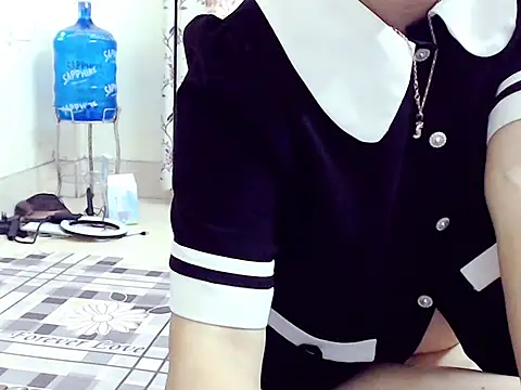 Ami 8x online show from October 29, 2025, 5:53 am