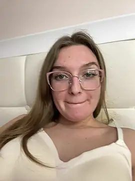 Bellatrisssaa online show from February 12, 2026, 8:04 pm