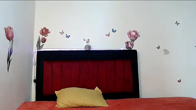 Valeryxs online show from April 8, 2026, 1:33 pm