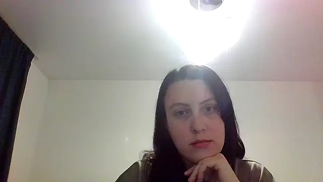 Snapshot of Nyrella chatting on November 10, 2025, 6:40 pm Nyrella online show from November 10, 2025, 6:40 pm