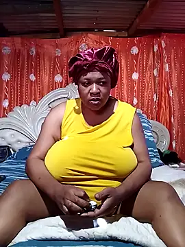 BUSTY QUEEEN online show from October 15, 2025, 6:02 am