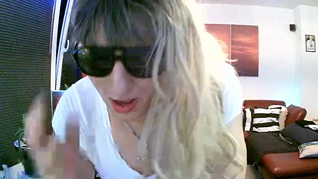 hellgirl1980 online show from November 8, 2025, 12:22 am