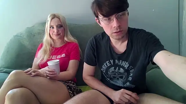 Snapshot of Eric_Basilio chatting on September 30, 2025, 10:42 am Eric Basilio online show from September 30, 2025, 10:42 am