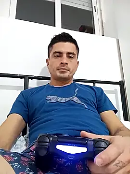 Snapshot of Andr3s69xxx chatting on February 6, 2026, 9:07 pm Andr3s69xxx online show from February 6, 2026, 9:07 pm