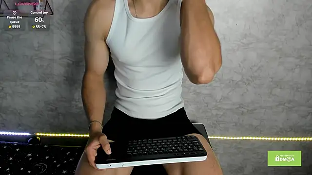 Snapshot of alex_cumfit1 chatting on October 20, 2025, 12:05 pm alex cumfit1 online show from October 20, 2025, 12:05 pm