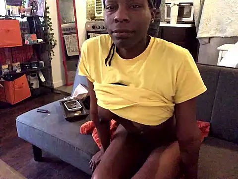 littyleesh1 online show from January 16, 2026, 2:32 pm