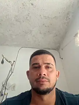 yeffito1 online show from September 10, 2025, 4:07 pm