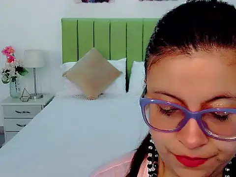 Amber Rouge  online show from October 22, 2025, 12:27 pm