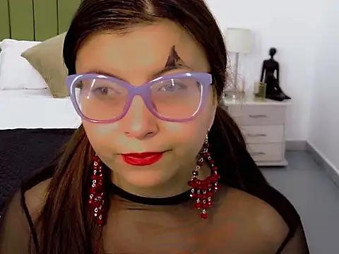 Amber Rouge  online show from October 31, 2025, 12:06 pm