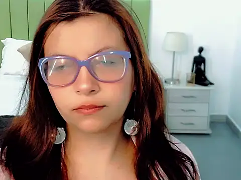 Amber Rouge  online show from November 3, 2025, 12:06 pm