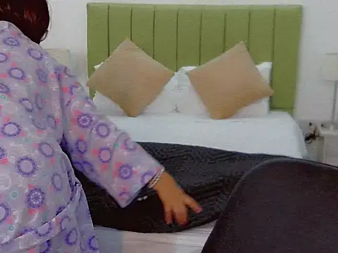 Amber Rouge  online show from November 9, 2025, 12:36 pm