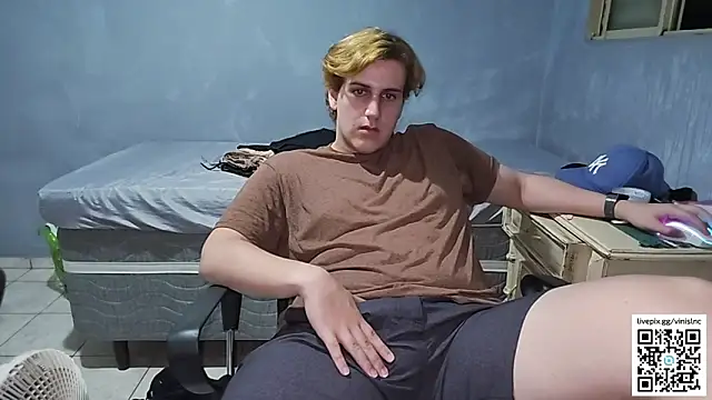 vinialnc online show from October 7, 2025, 1:03 am