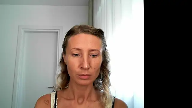 Paevoa online show from September 18, 2025, 9:33 am